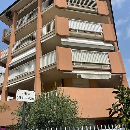 2 Pieces-4 Personnes * Roquebrune-Cap-Martin