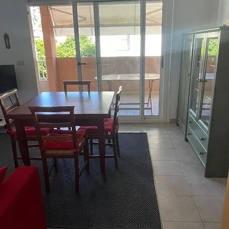 2 Pieces-4 Personnes * Roquebrune-Cap-Martin